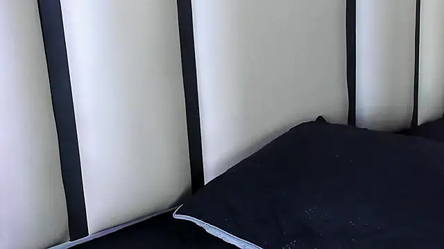 GabyeAndy's cam snapshot