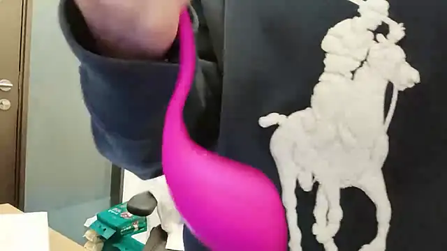 KKMM168's cam snapshot