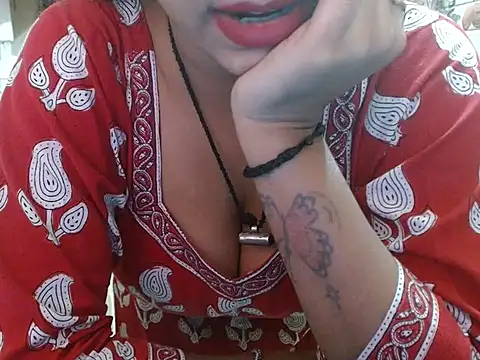 LovingPihu's cam snapshot