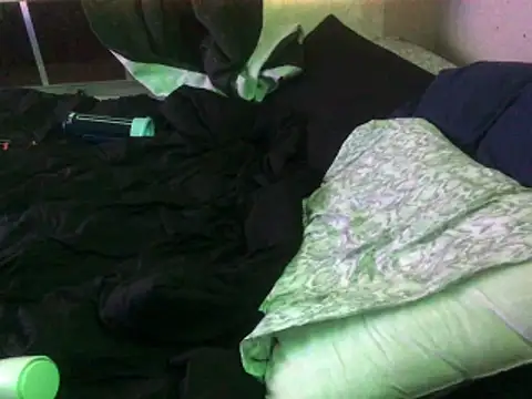 Thickwhitetight's cam snapshot