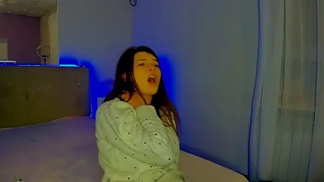 Laura_Leee's cam snapshot