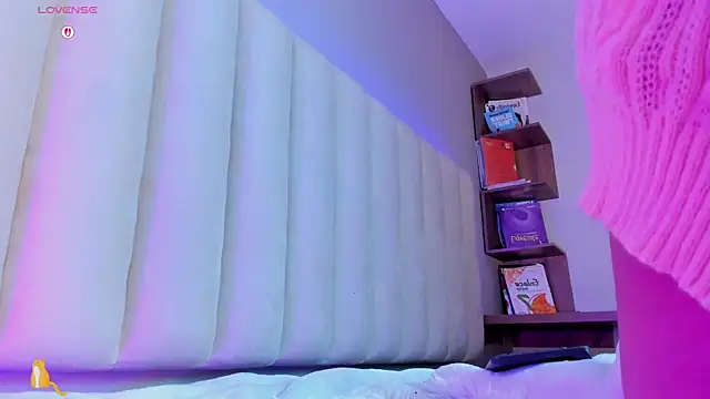 Sally__Walker's cam snapshot