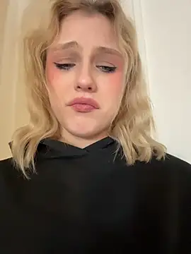 CaitlinSugar live sex cam