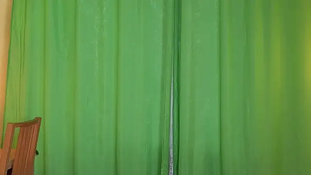 LatinaHuguenin's cam snapshot