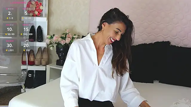 Rossaliaa's cam snapshot