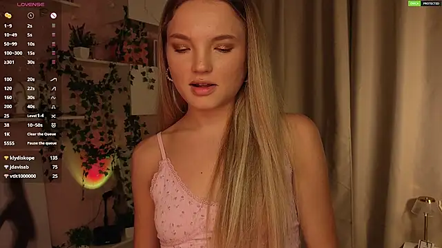 JulieLupo live sex cam