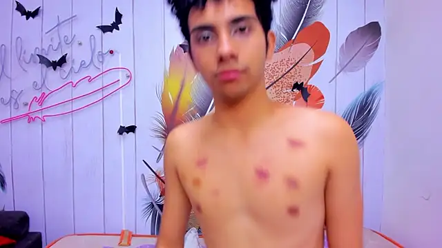 huntboyss live sex cam