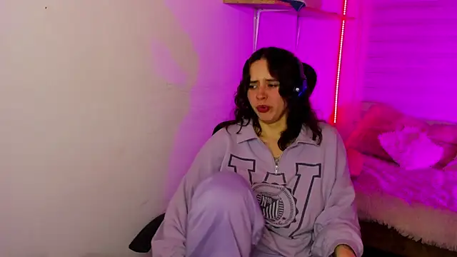 Emily_Lindey's cam snapshot