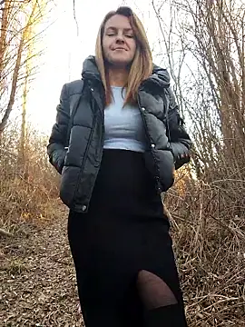 YOOUR_EVAA live sex cam