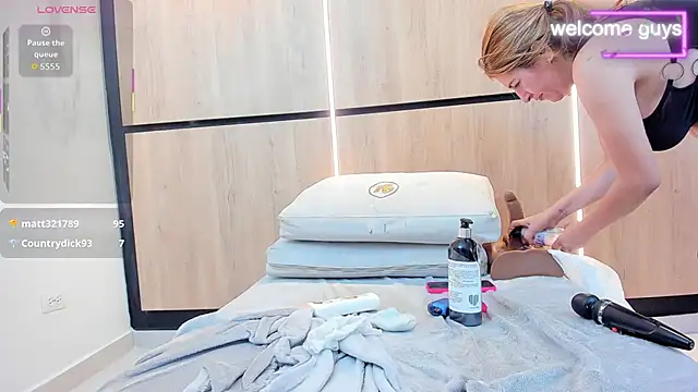 adela_chase live sex cam