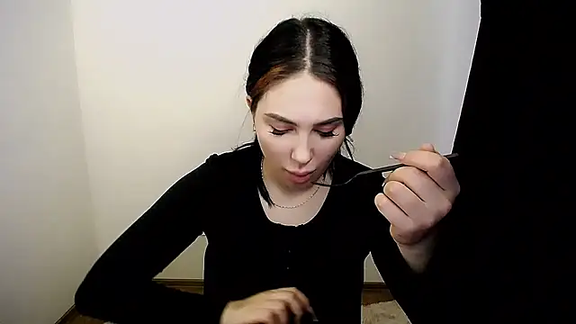 black_fox_1's cam snapshot