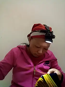 girl-hot2x's cam snapshot