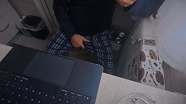 TigerOne19's cam snapshot