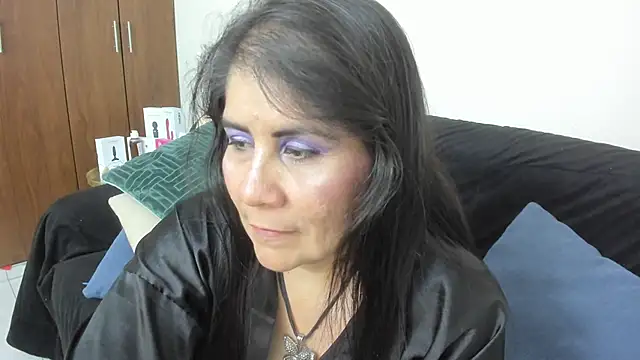 kiraGeiner live sex cam