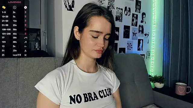 lovelyalivia's cam snapshot