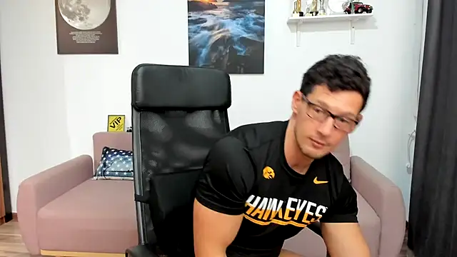 BrutusK08's cam snapshot