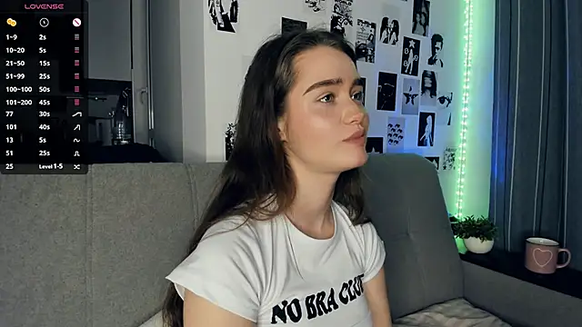 lovelyalivia's cam snapshot