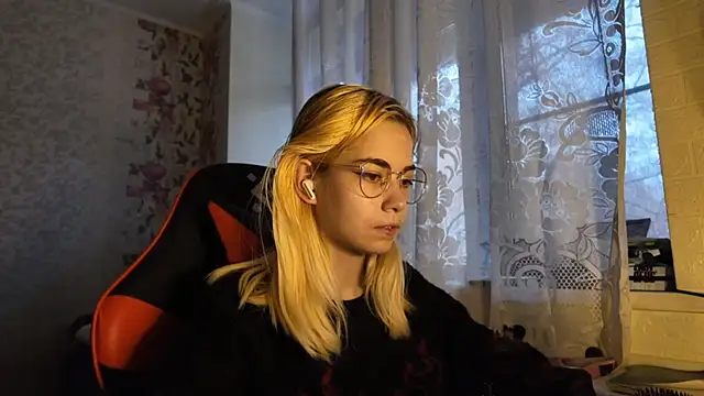 Witching_Moon's cam snapshot