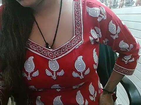 LovingPihu's cam snapshot