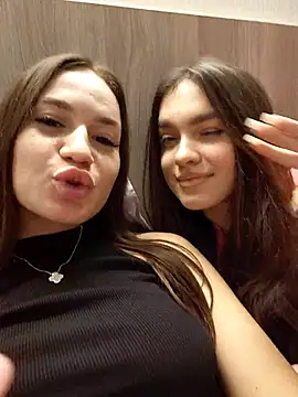 MayaGlow live sex cam