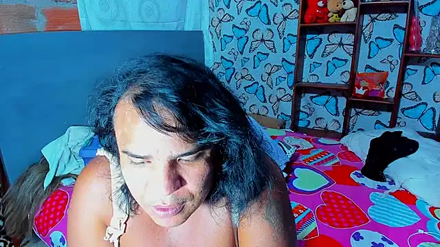 lucianaosorno25 live sex cam