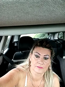 CRHYSTEL live sex cam