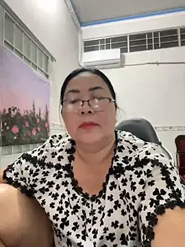 Alinat_'s cam snapshot