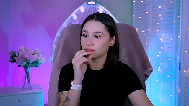 KimClarks_'s cam snapshot