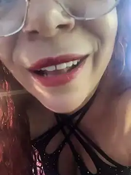 Scarlet_curly's cam snapshot