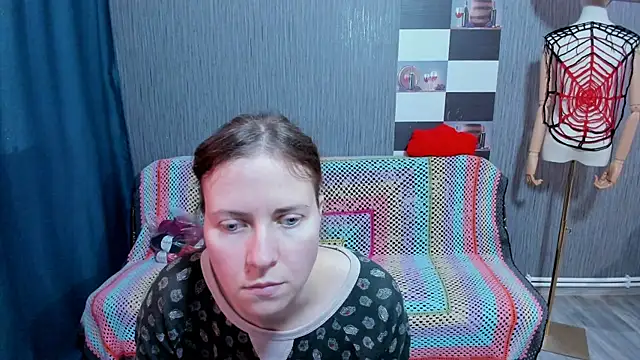 pa1e_pr1ncess's cam snapshot