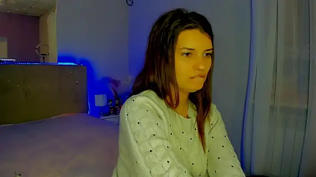 Laura_Leee's cam snapshot