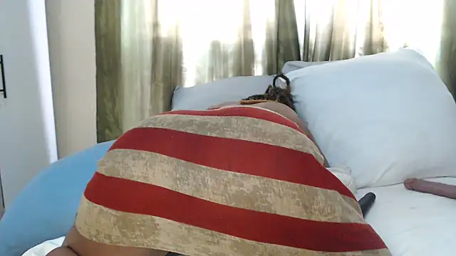 Foxybrownxx1 live sex cam