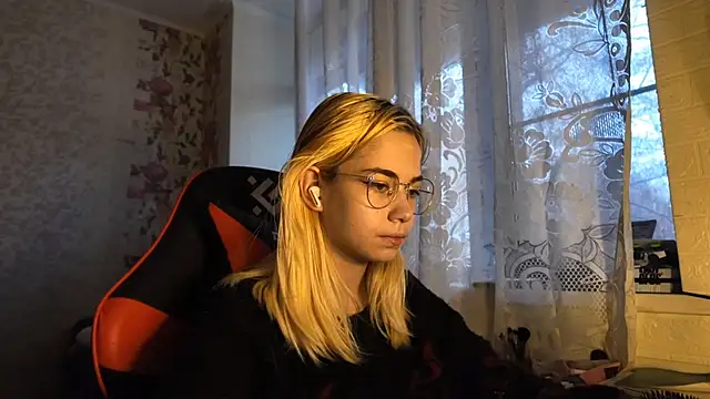 Witching_Moon's cam snapshot