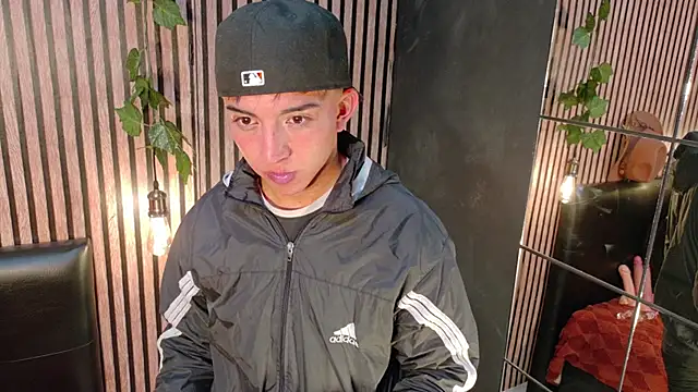 joji_Spencer live sex cam