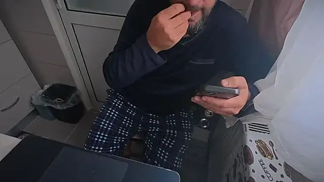 TigerOne19's cam snapshot