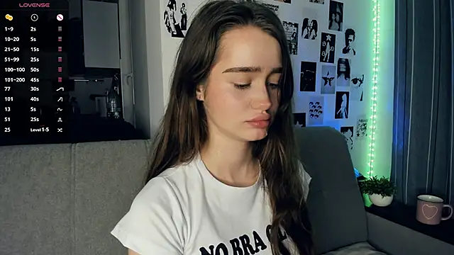 lovelyalivia's cam snapshot