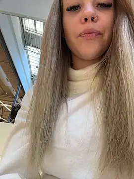 KittyMissyX live sex cam