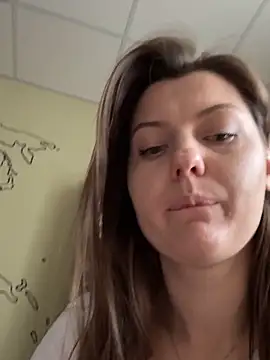 DollyRoma's cam snapshot