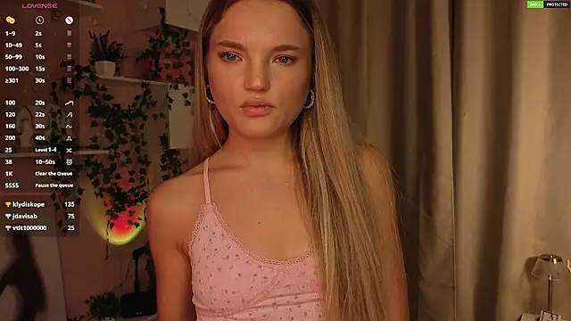 JulieLupo live sex cam