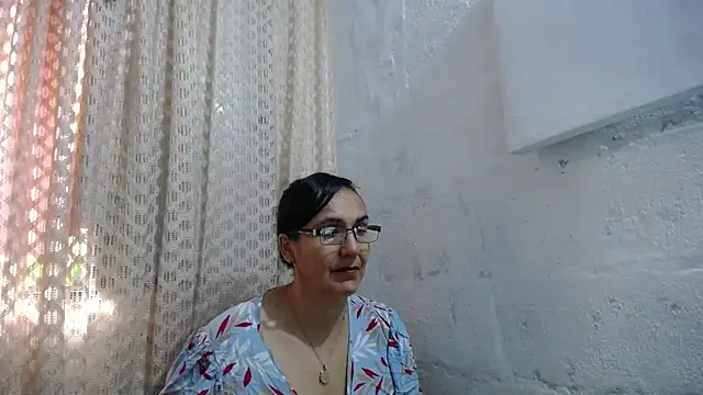 gabbyparker_'s cam snapshot