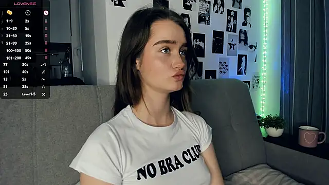 lovelyalivia's cam snapshot