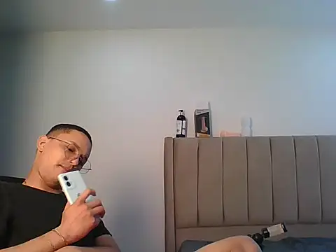 saul_thompson live sex cam