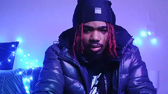 risktakinndolo live sex cam