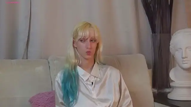 BeverlyWahoske's cam snapshot