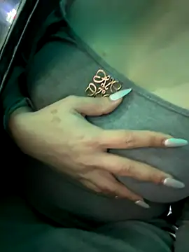 May-Squirt live sex cam