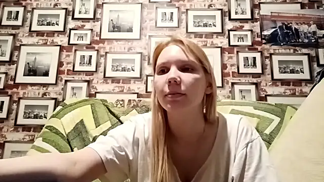 EvieBaggette's cam snapshot