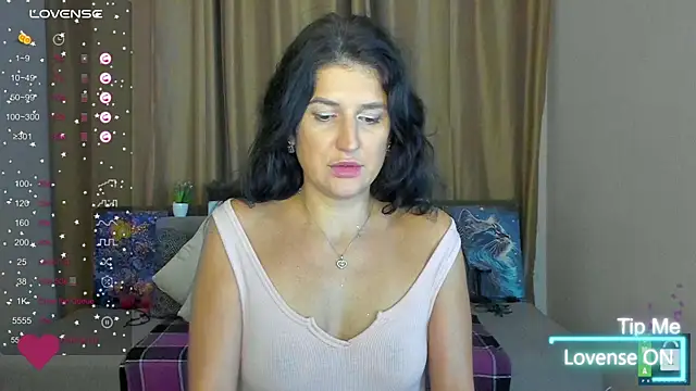 Alianna_Solo_Kisses's cam snapshot