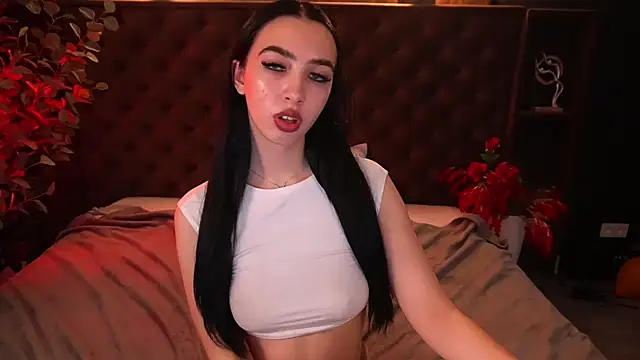 WildKittenX_'s cam snapshot