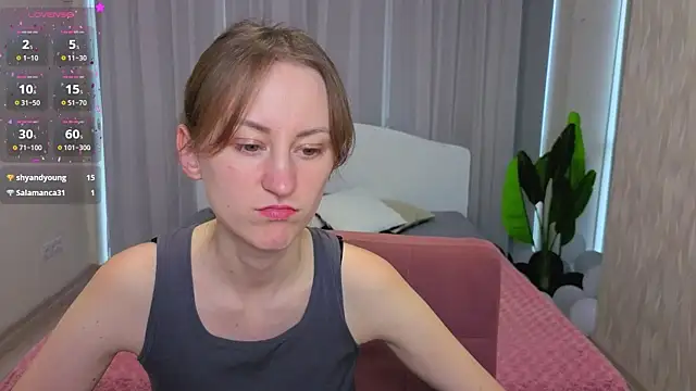 LuluChiiii live sex cam