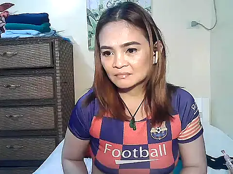 Kisses-13 live sex cam